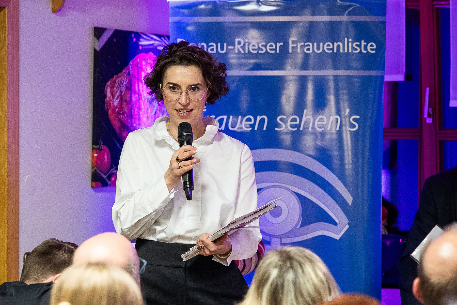 Theresa Ulbricht spricht bei der Donau-Rieser Frauenliste